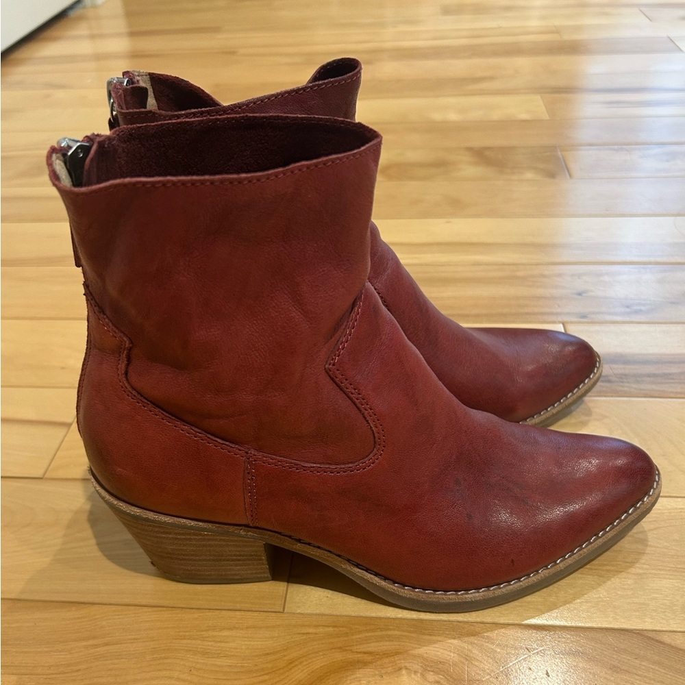 SOFFT Women's Red Leather Ankle Boots